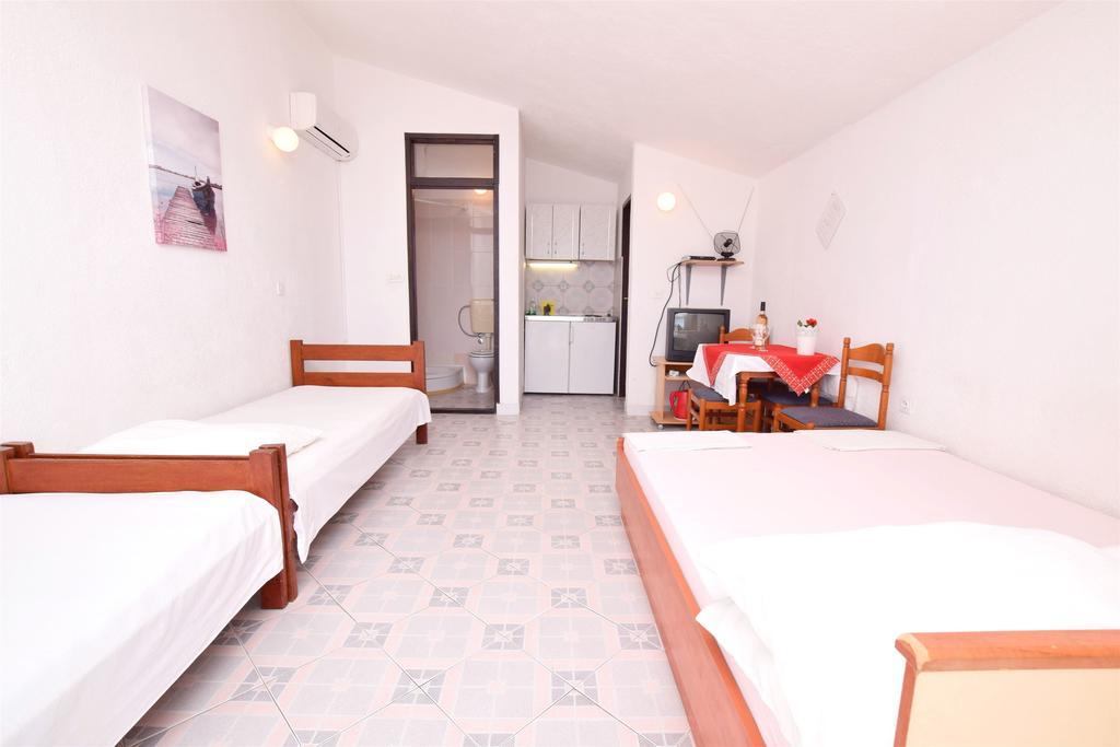 Apartments Dubravka 피사크 외부 사진